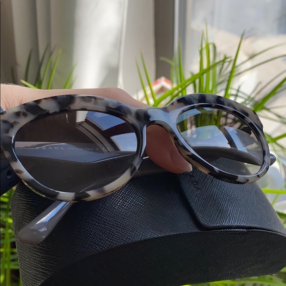 PRADA Sunglasses - Picture 6 of 7